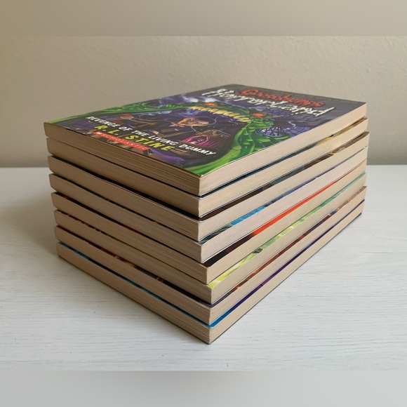 Goosebumps HORRORLAND Series by R.L.Stine Bundle of 8 Books - Picture 3 of 11
